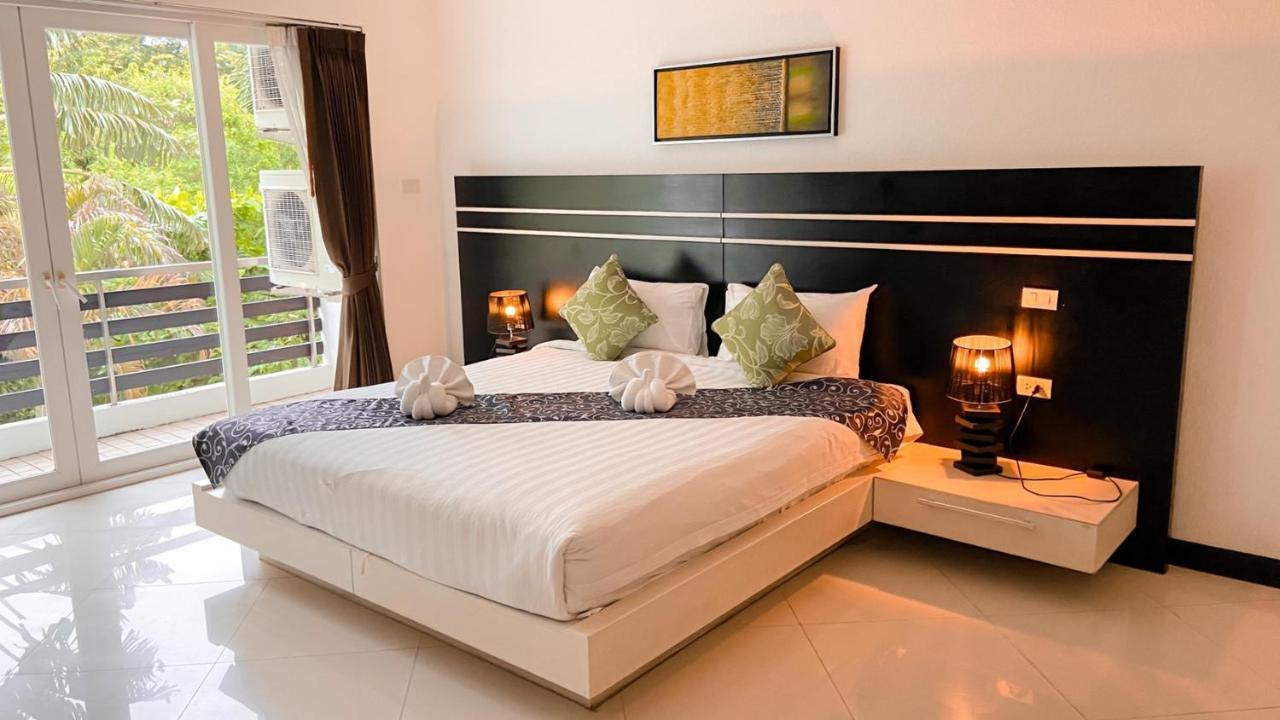 Hidden Palm Pool Villas Pattaya Exterior photo