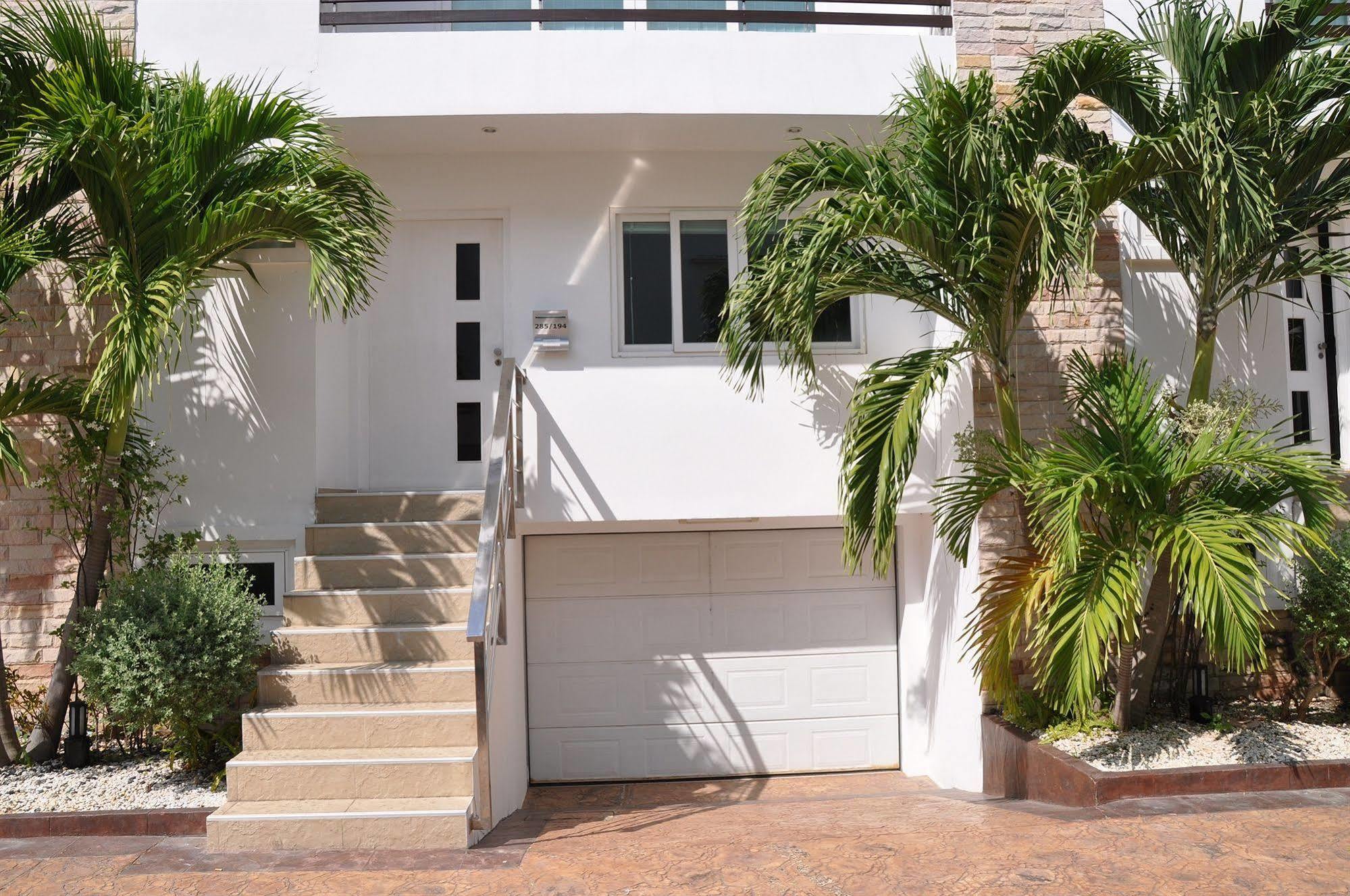 Hidden Palm Pool Villas Pattaya Exterior photo