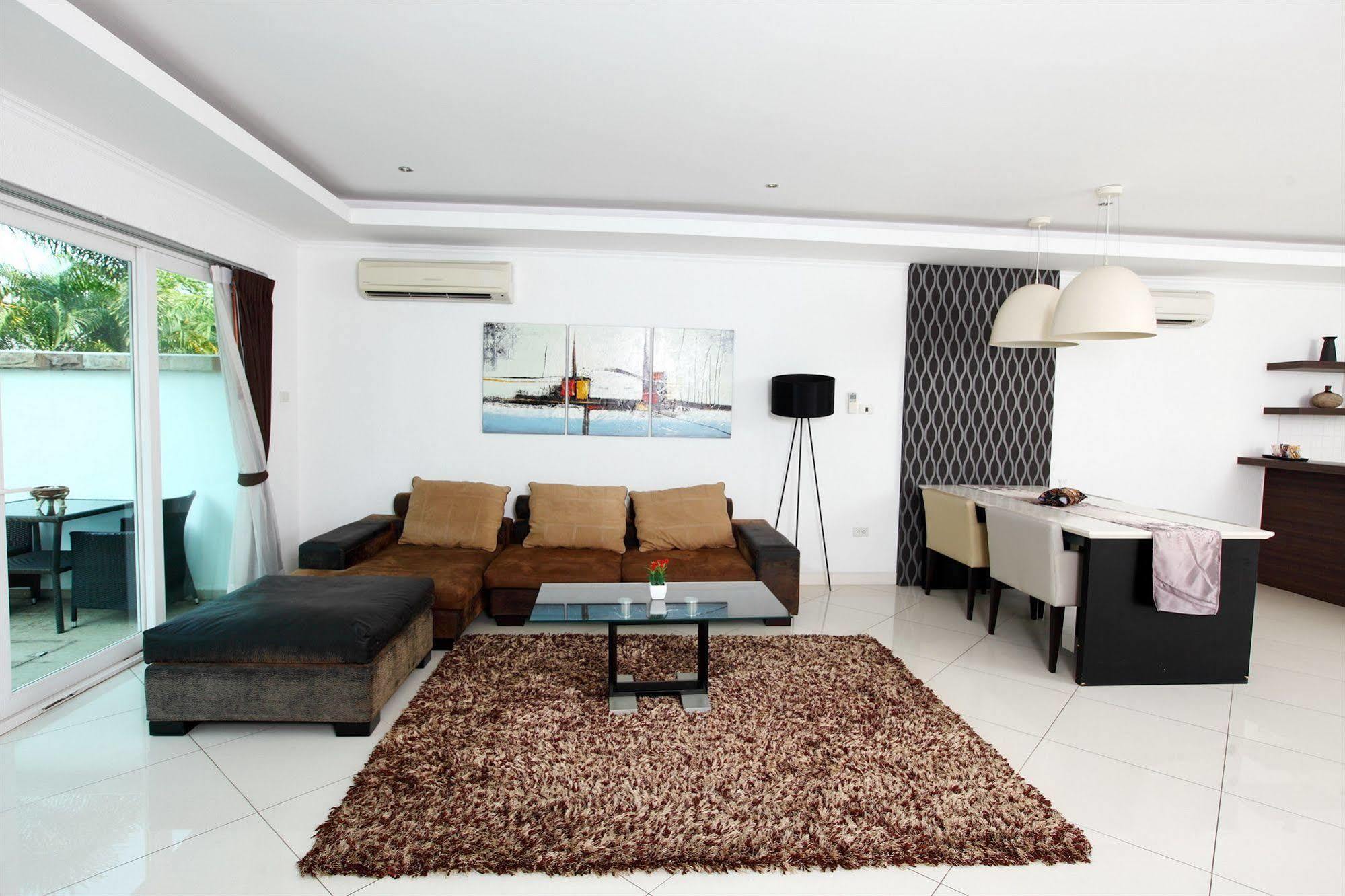 Hidden Palm Pool Villas Pattaya Exterior photo