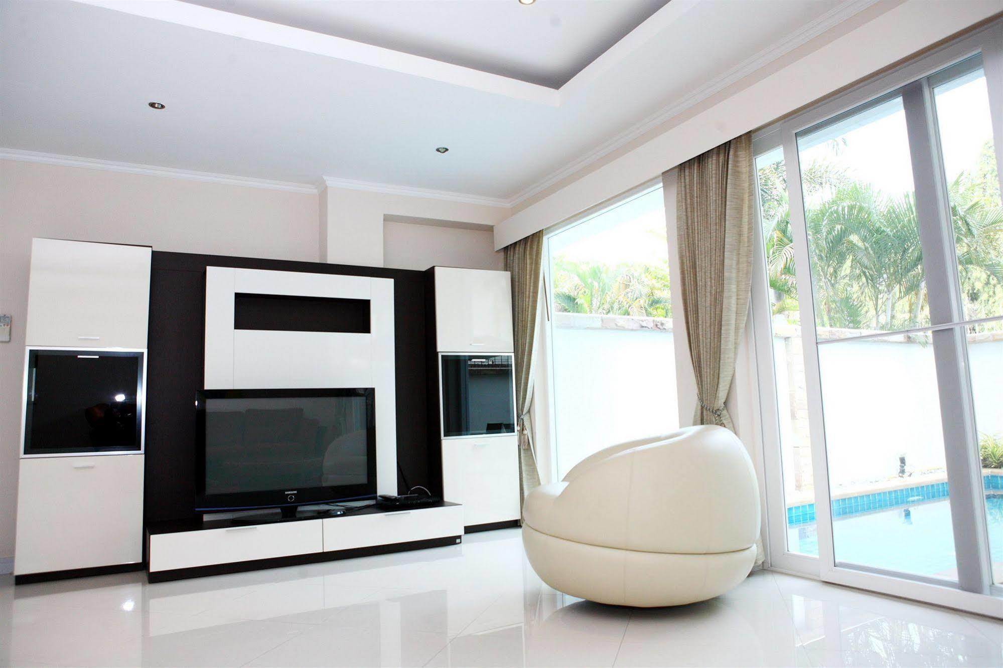 Hidden Palm Pool Villas Pattaya Exterior photo