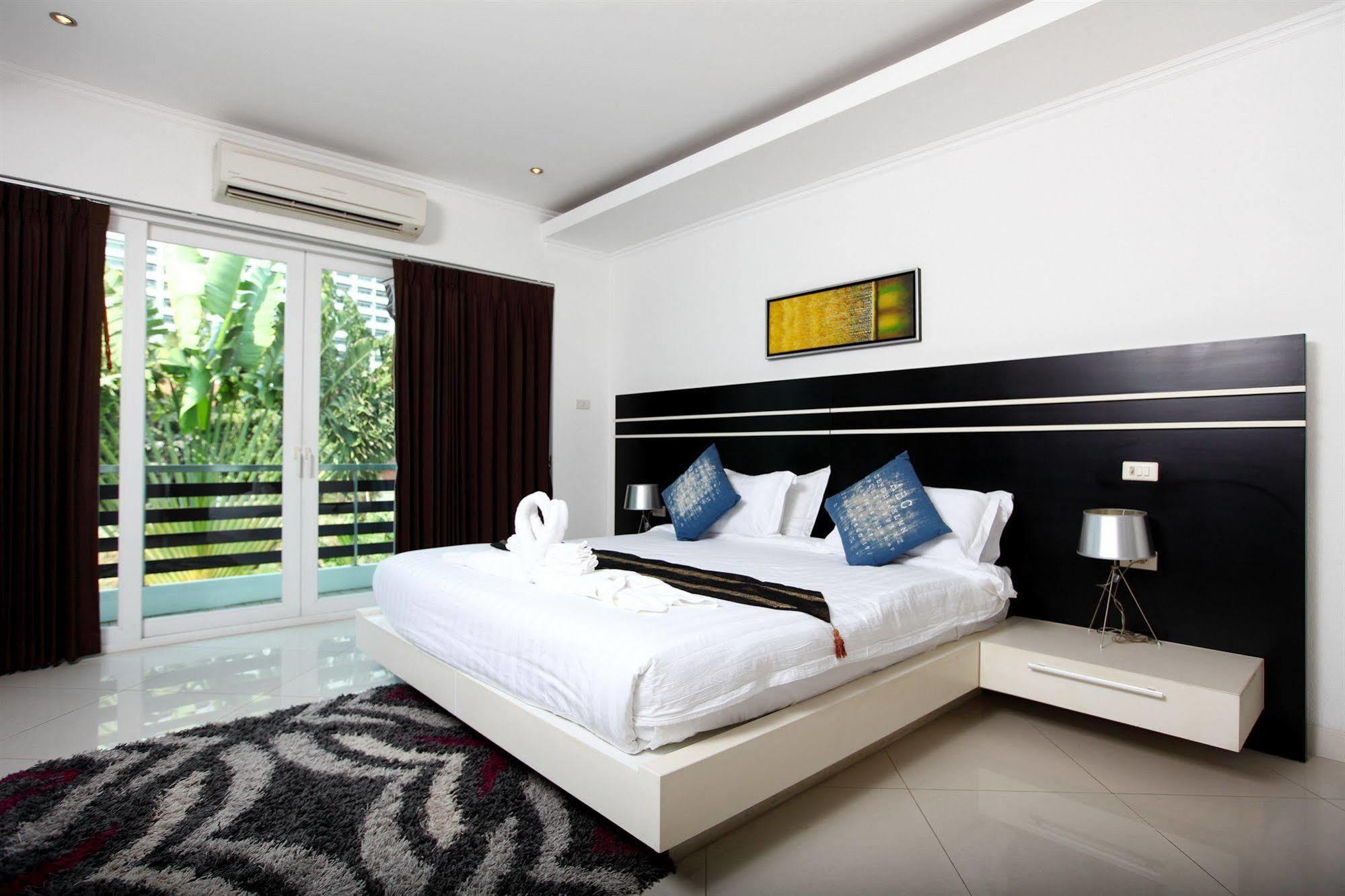 Hidden Palm Pool Villas Pattaya Exterior photo